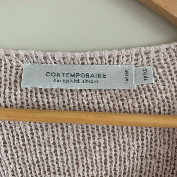 Contempaoraine Blush Knit V Neck Sweater. - Picture 2 of 3